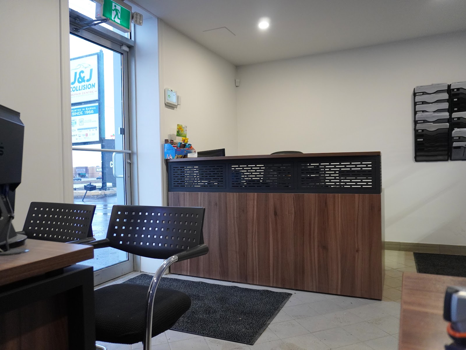 J&J Body Shop customer lobby
